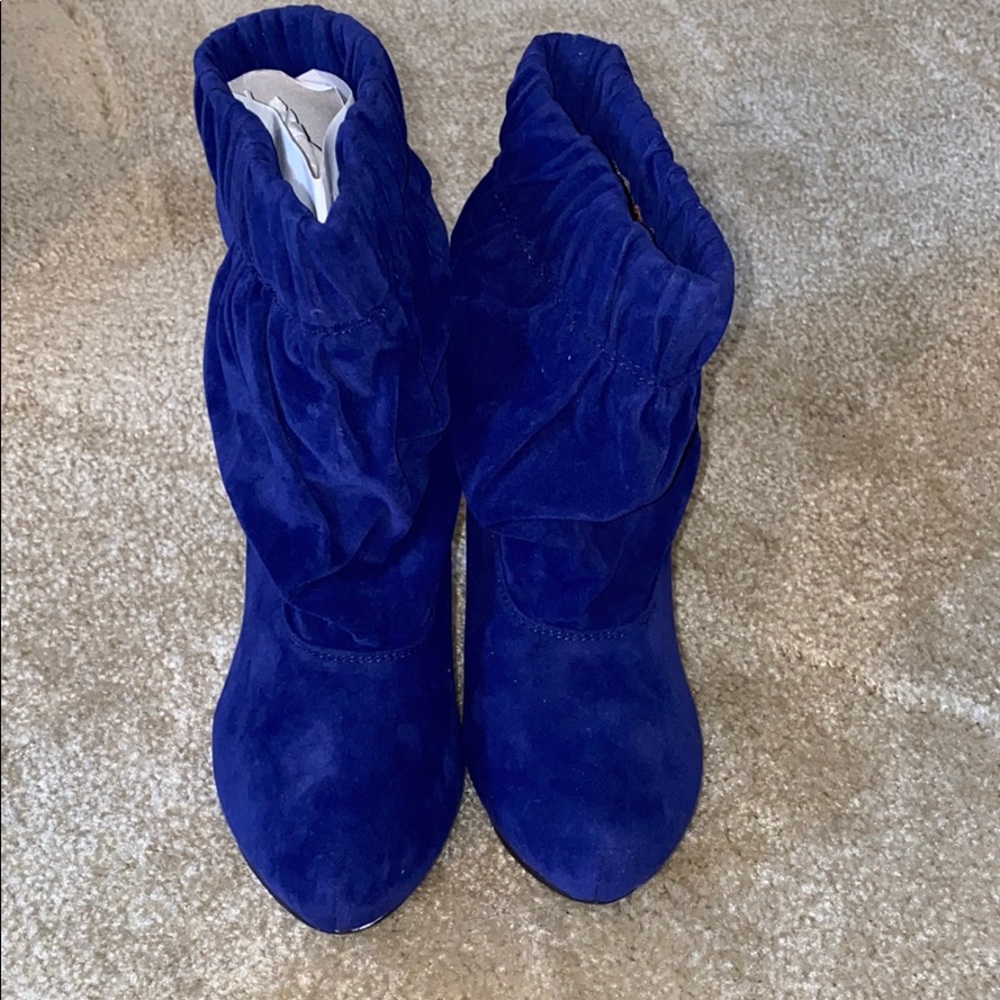 Suede boots